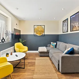  Apartment Central Leeds Gem - Parking - Sleeps 6