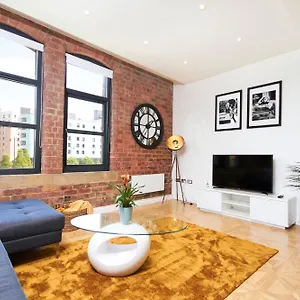  Apartment Sleek Manhattan Style In